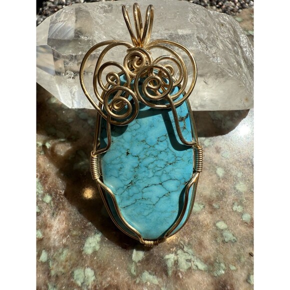 Gem Southwest Turquoise Pendant Natural Material Hand-cut And Wire Wrapped - Picture 2 of 4